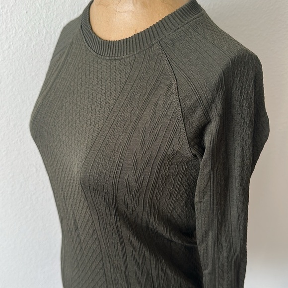 Lululemon sz 6 Rest Less Pullover designed for running forest green great cond - Picture 3 of 7